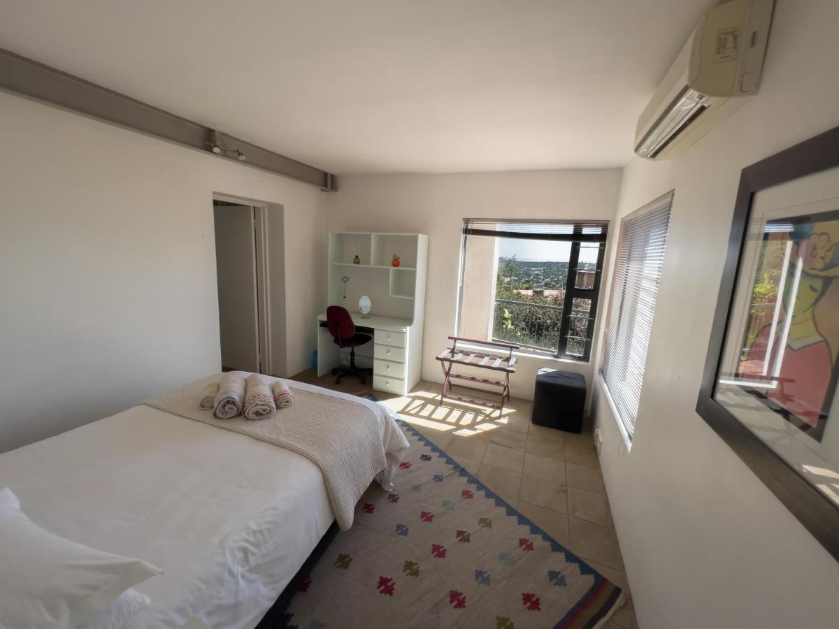 Orangerie Guest House Йоганнесбурґ Екстер'єр фото